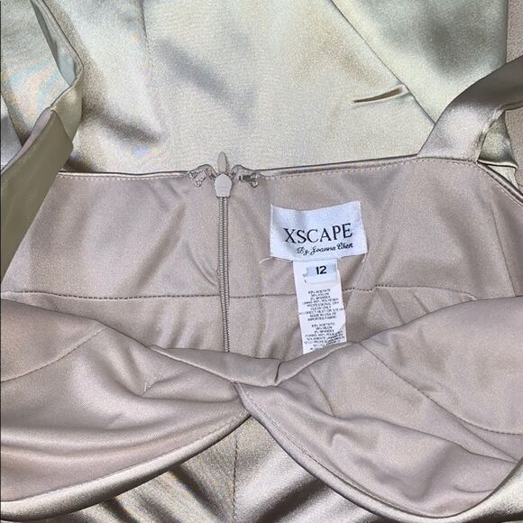 WOMEN’S XSCAPE CHAMPAGNE COLOR ROUCHED STRETCH BODY CON SATIN DRESS SIZE 12 - Picture 8 of 10